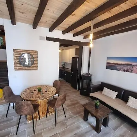La Casina De Losar Holiday home *