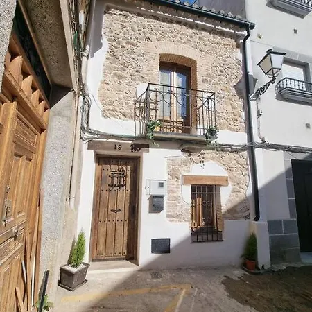 La Casina De Losar Holiday home *